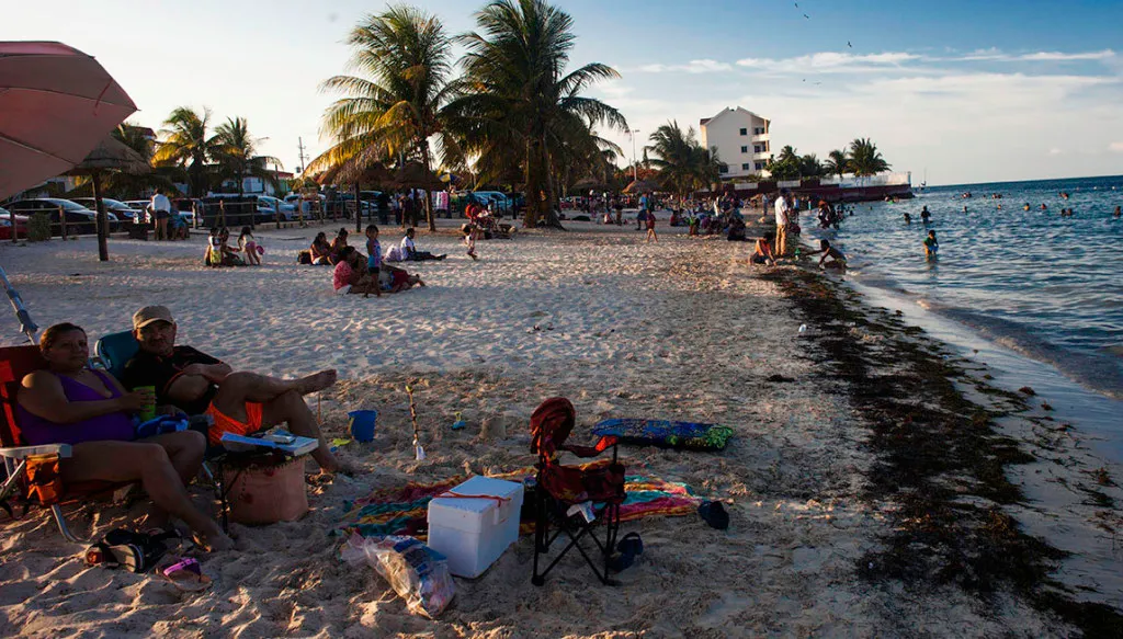 Playa del Niño Puerto Juárez - Aguas tranquilas ideales para niños