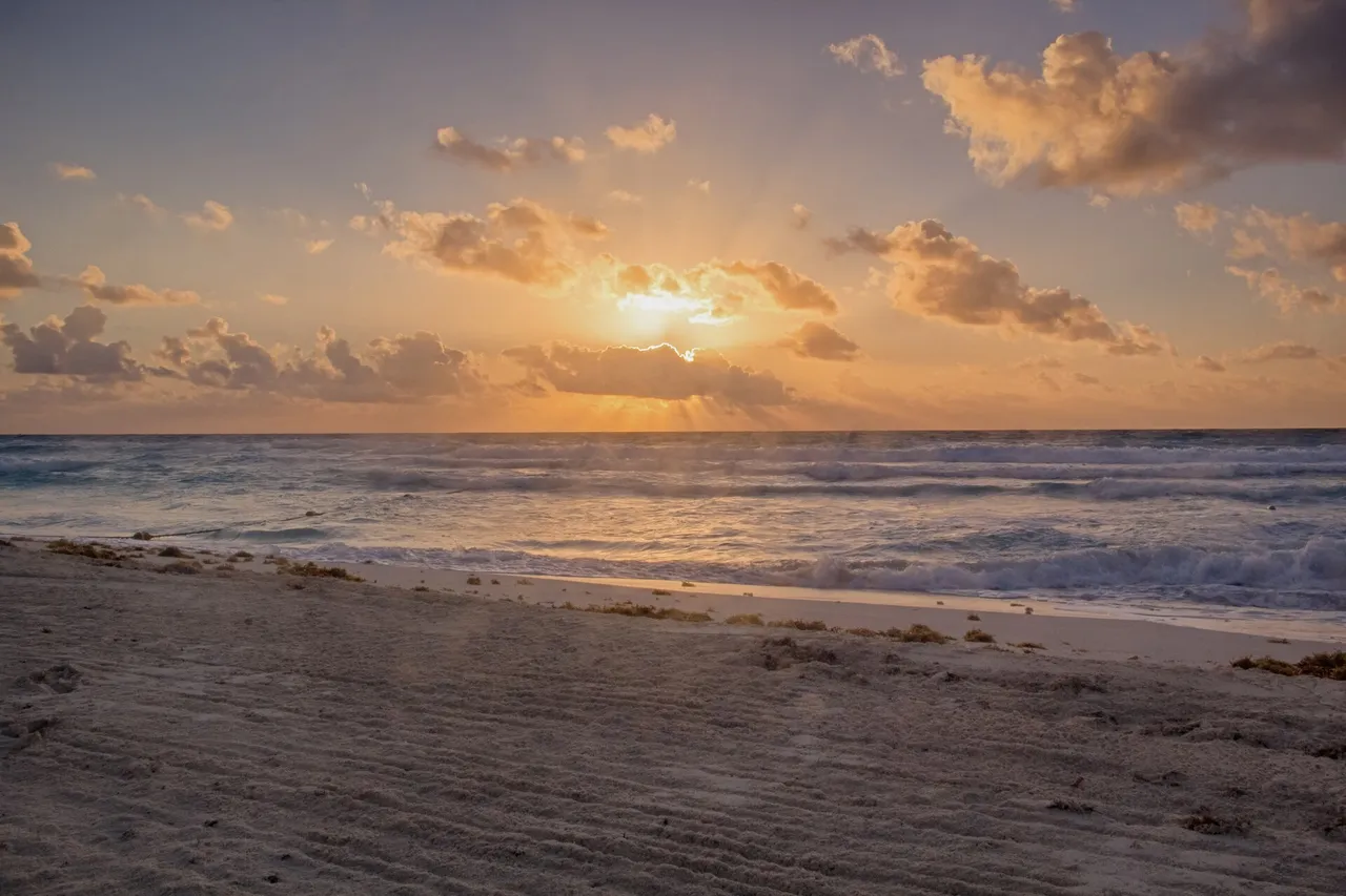 Playa San Miguelito junto a ruinas mayas