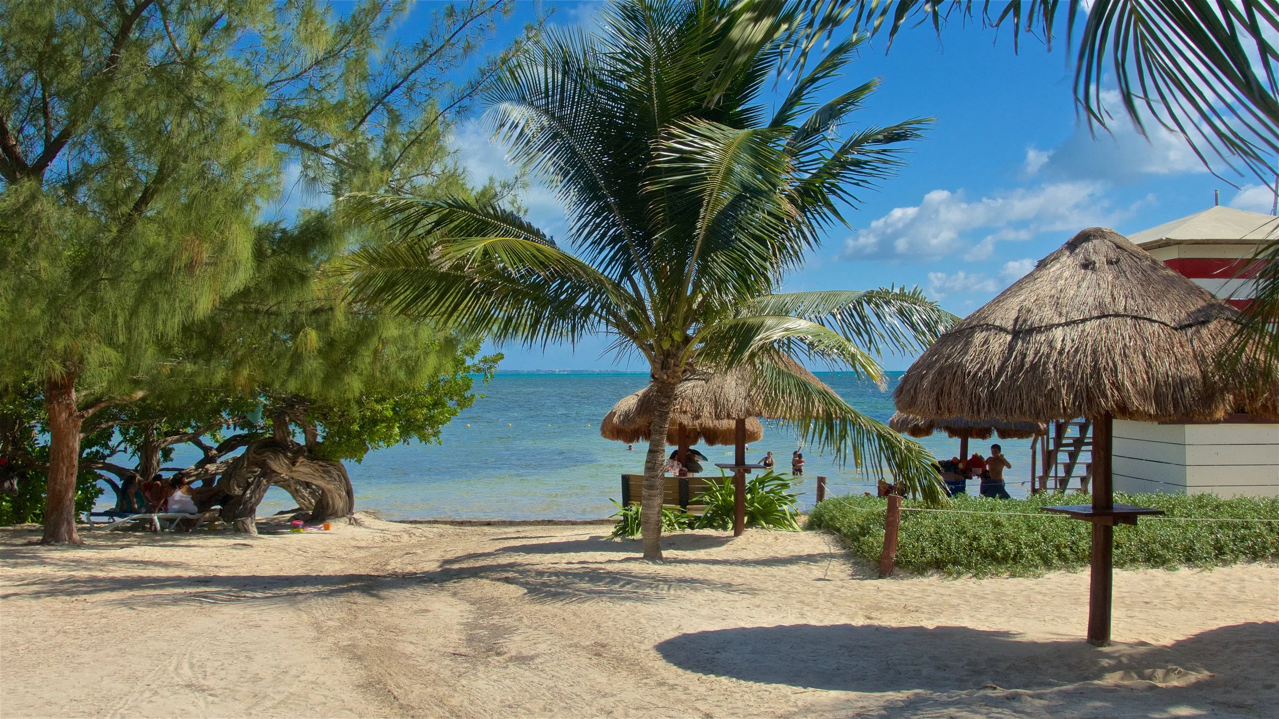 Aguas tranquilas de Playa Las Perlas